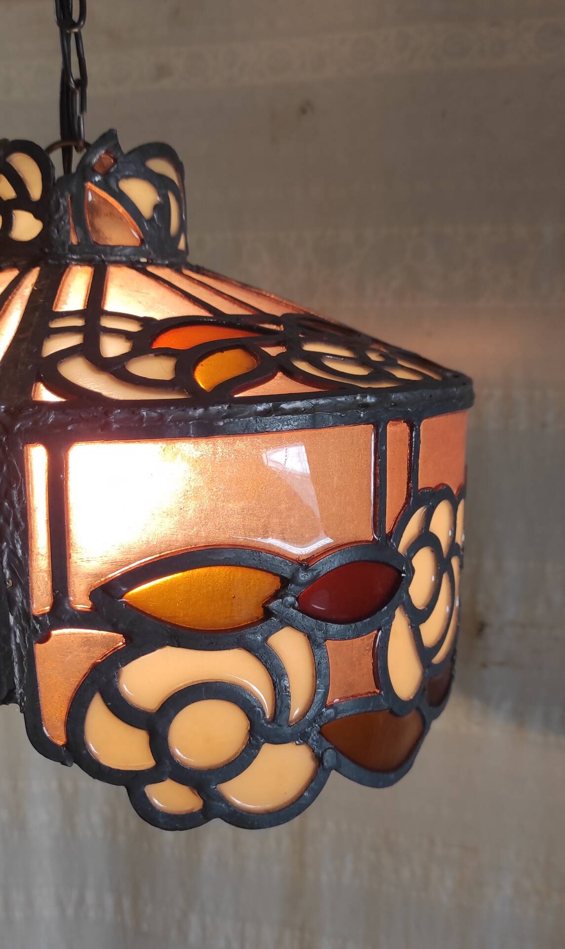 Tiffany-style glass and lead suspension - mid 20th century.