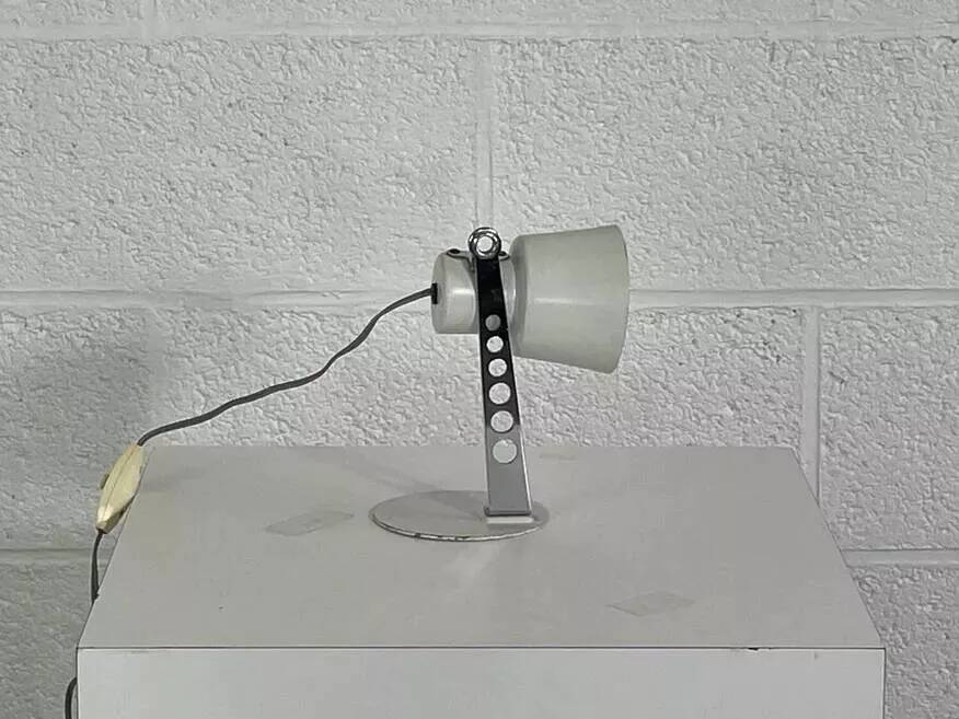 Petite lampe années 50 en métal