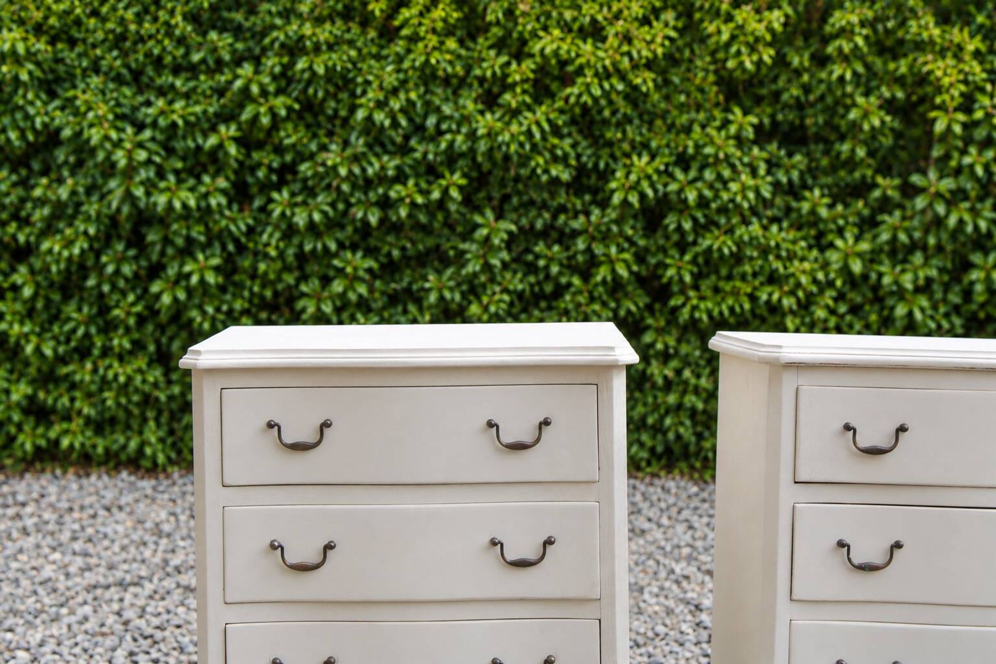Pair of renovated antique bedside tables – Ivory from Orfèvres Libéron – 3 drawers