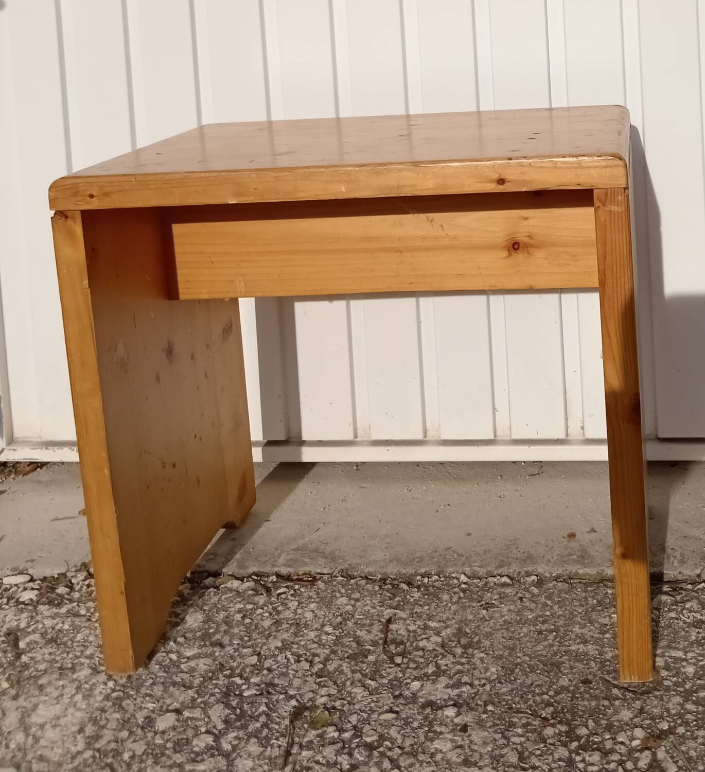 Perriand stool