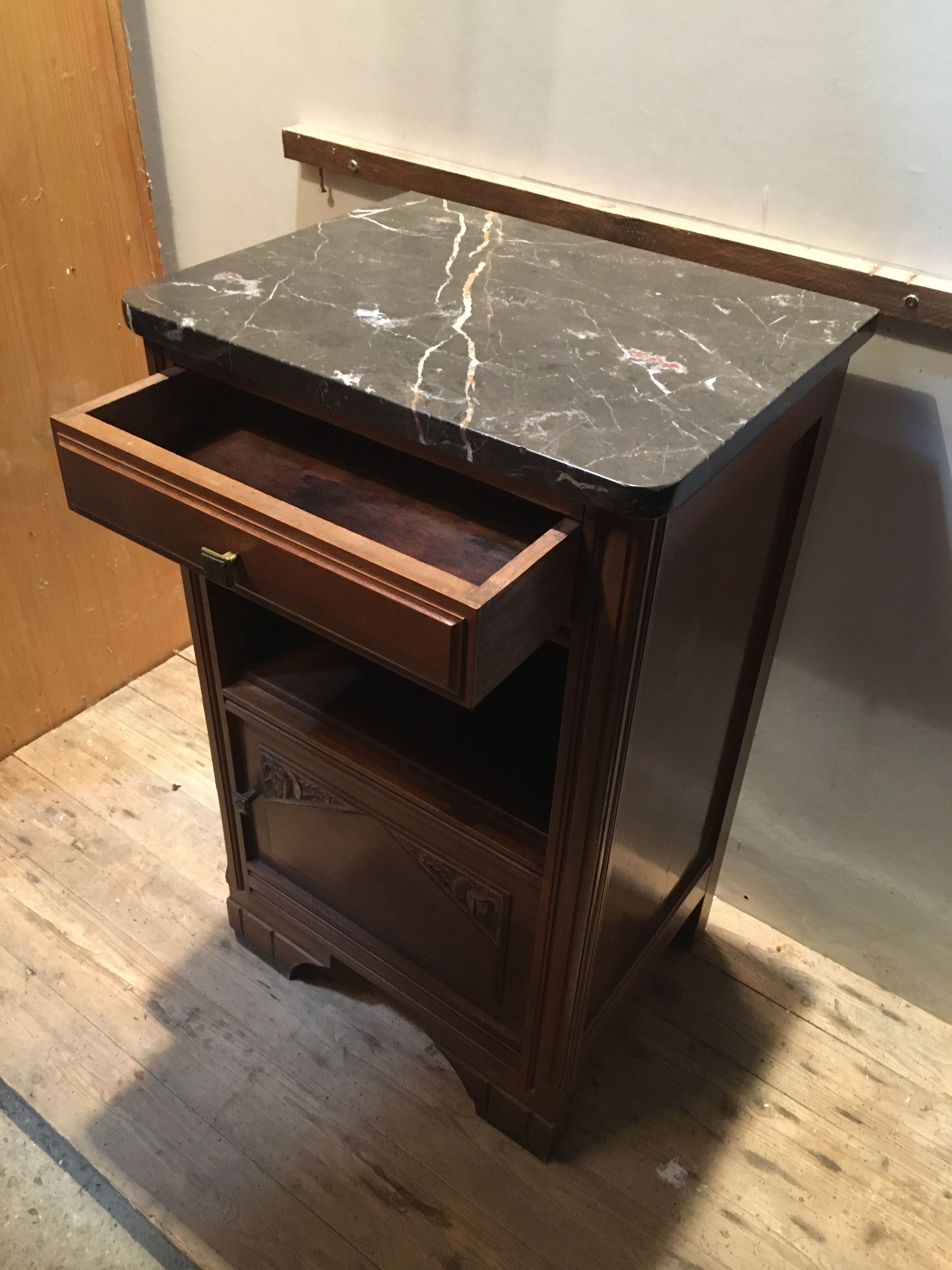 Chevet en chêne massif et marbre noir