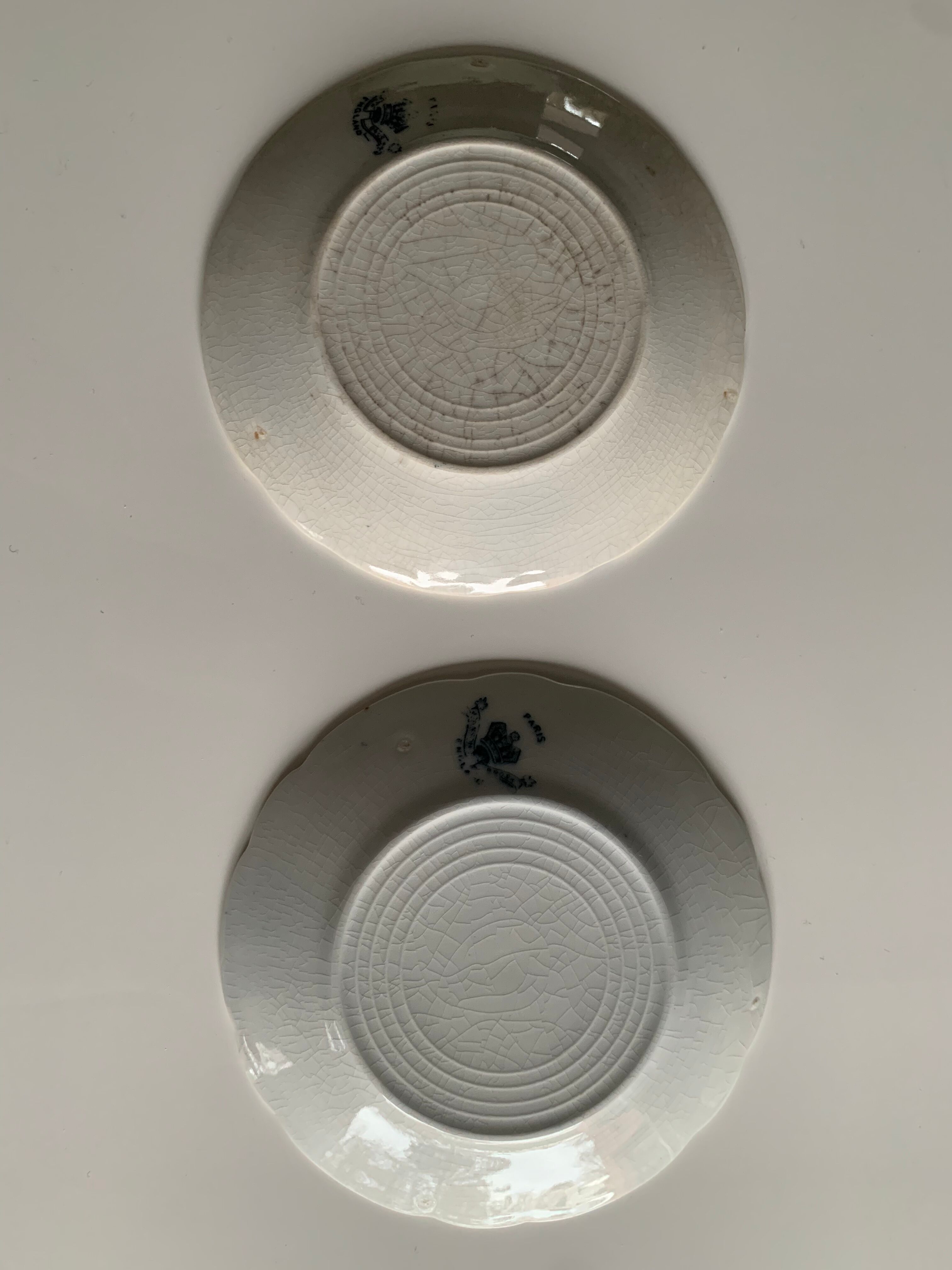 Together two small plates in English porcelain Johnson Bros