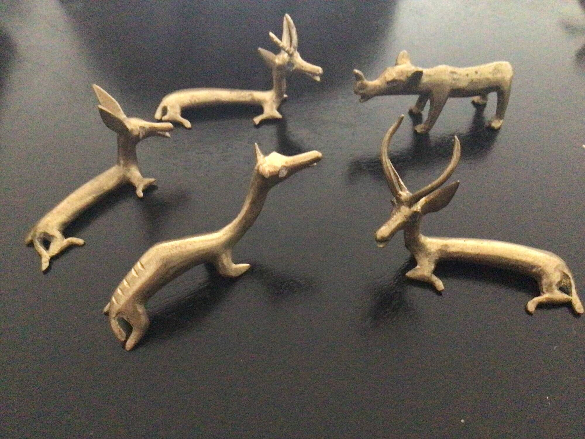 African knife holders