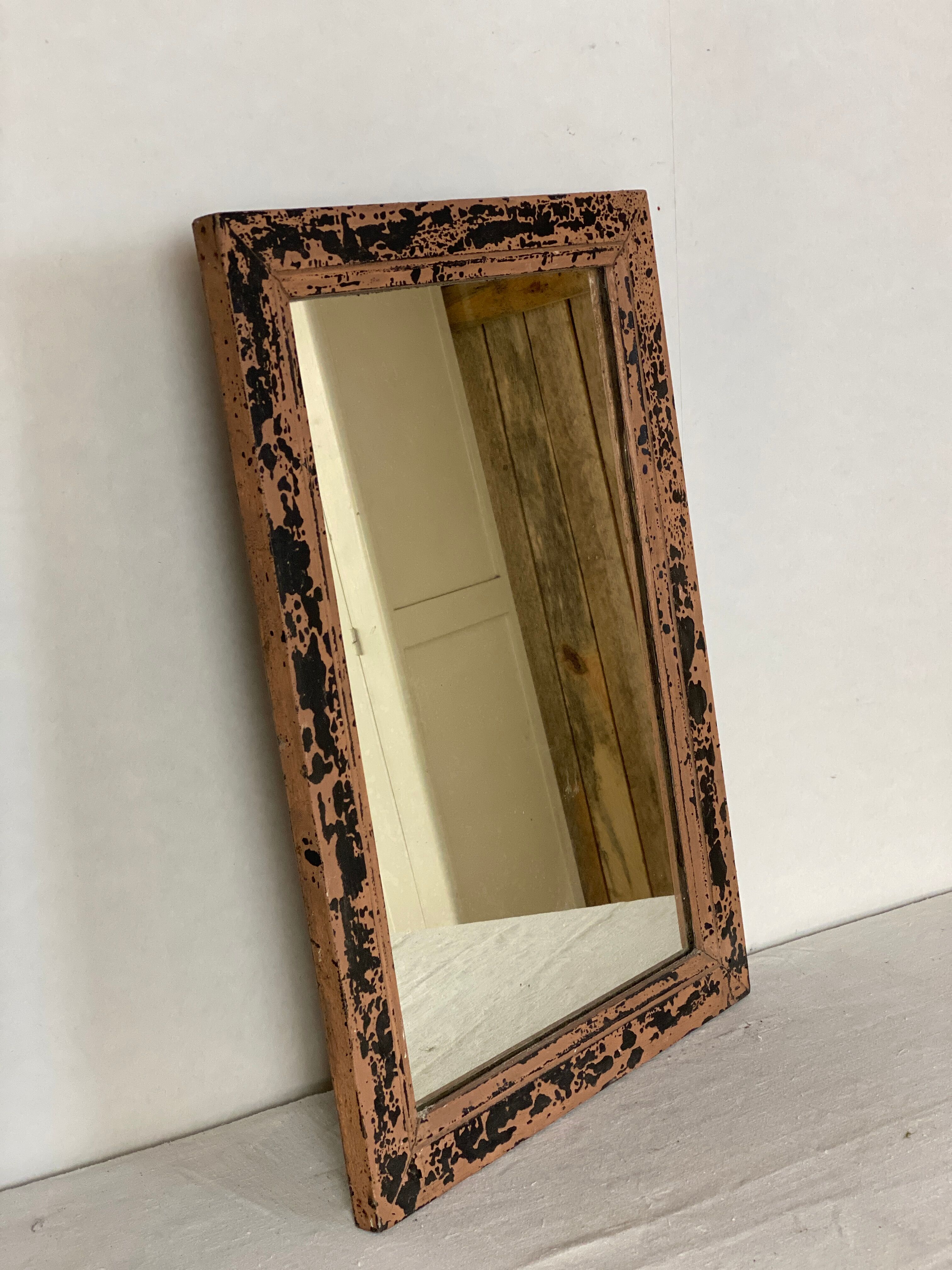 Speckled mirror