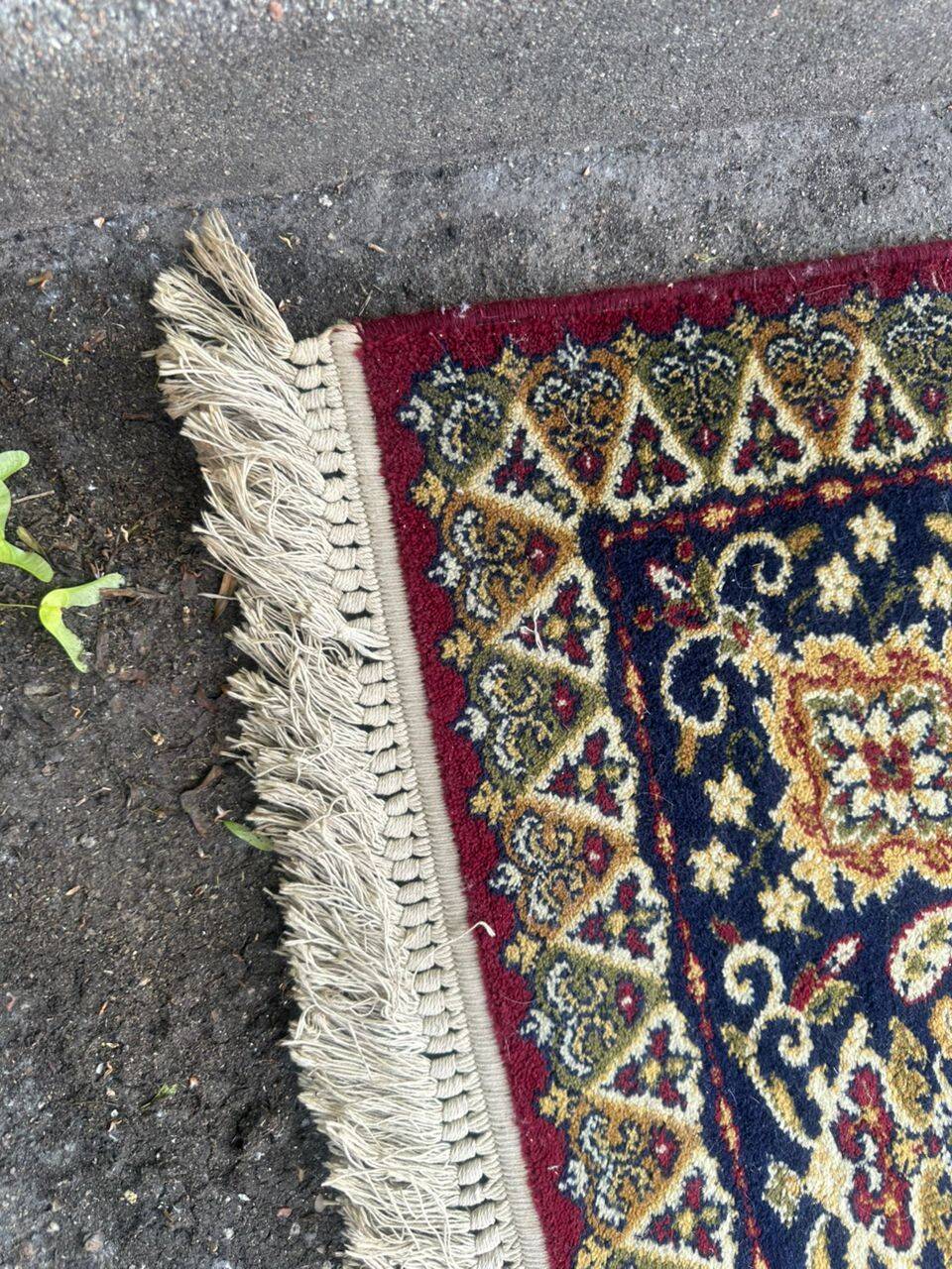 Burgundy genuine wool Persian-style rug from Belgium 200x300cm