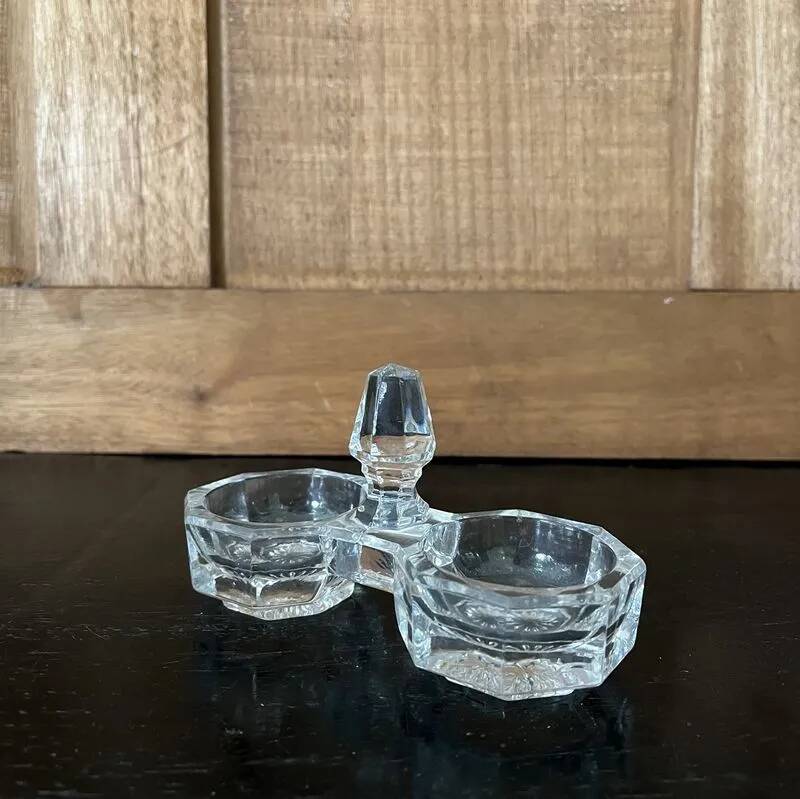 Ancienne salière et poivrière