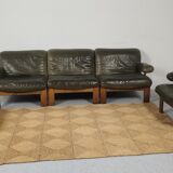 Modulable sofa an armchair in leather and wood