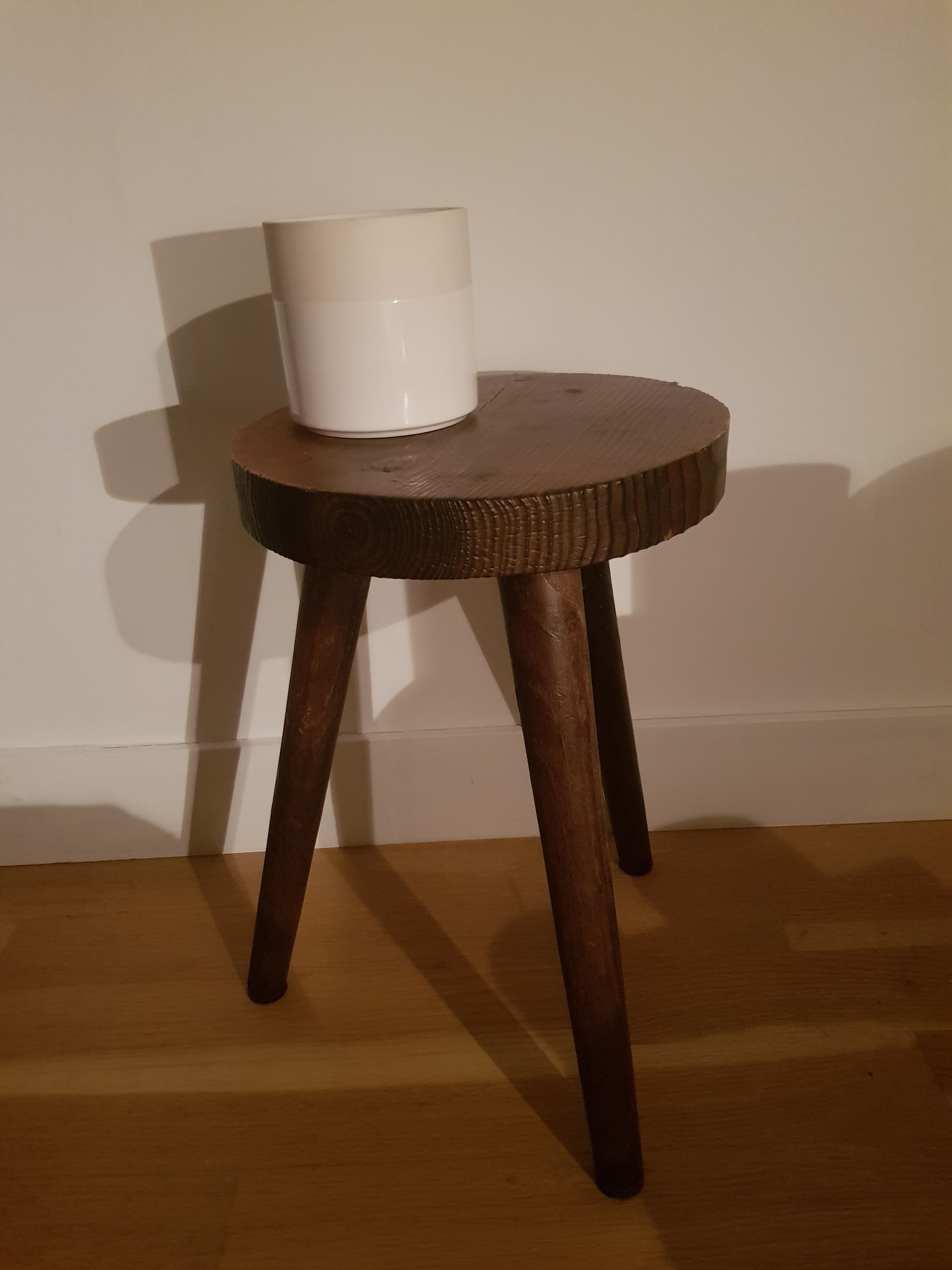 Tripod stool