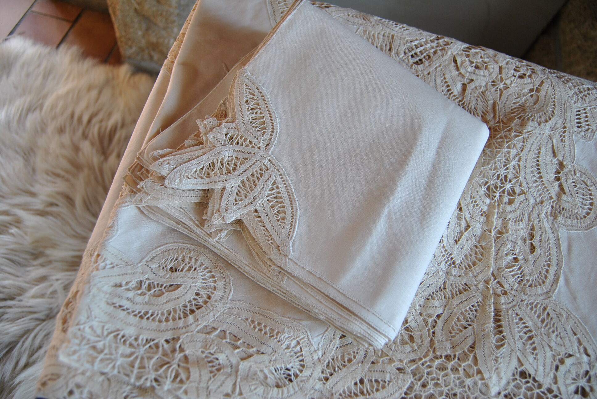 Hand embroidery tablecloth 170x260 + 12 matching towels
