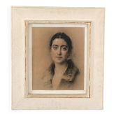 Portrait de femme au fusain par L. G. Vallée 1928 cadre à patine crème