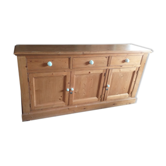 Interior's 3-door low-down waxed natural spruce