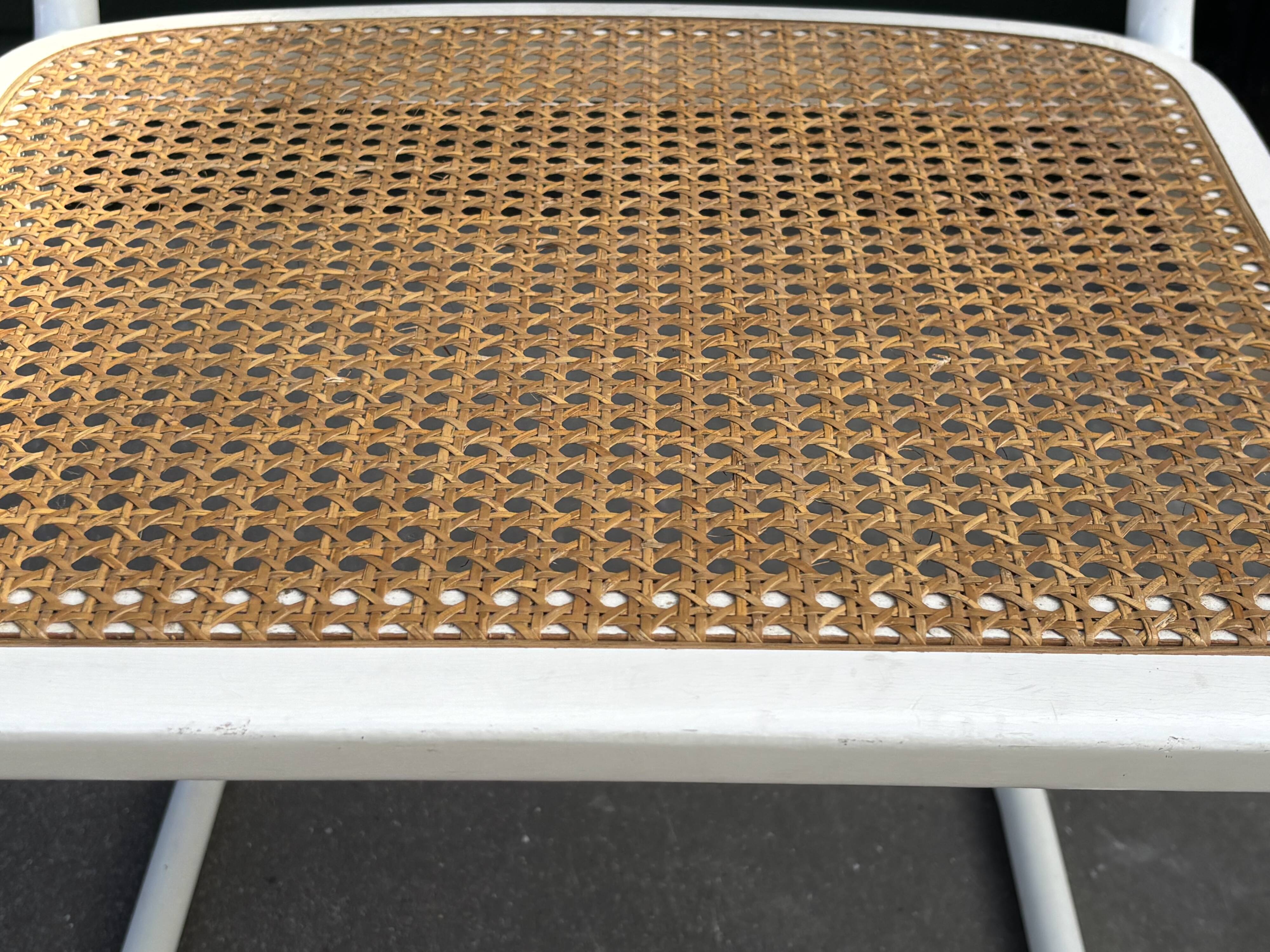 Set of 4 Cesca b32 model chairs in white dining chair