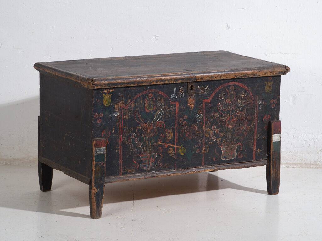 Antique pine wood chest – Central Europe (circa 1870)