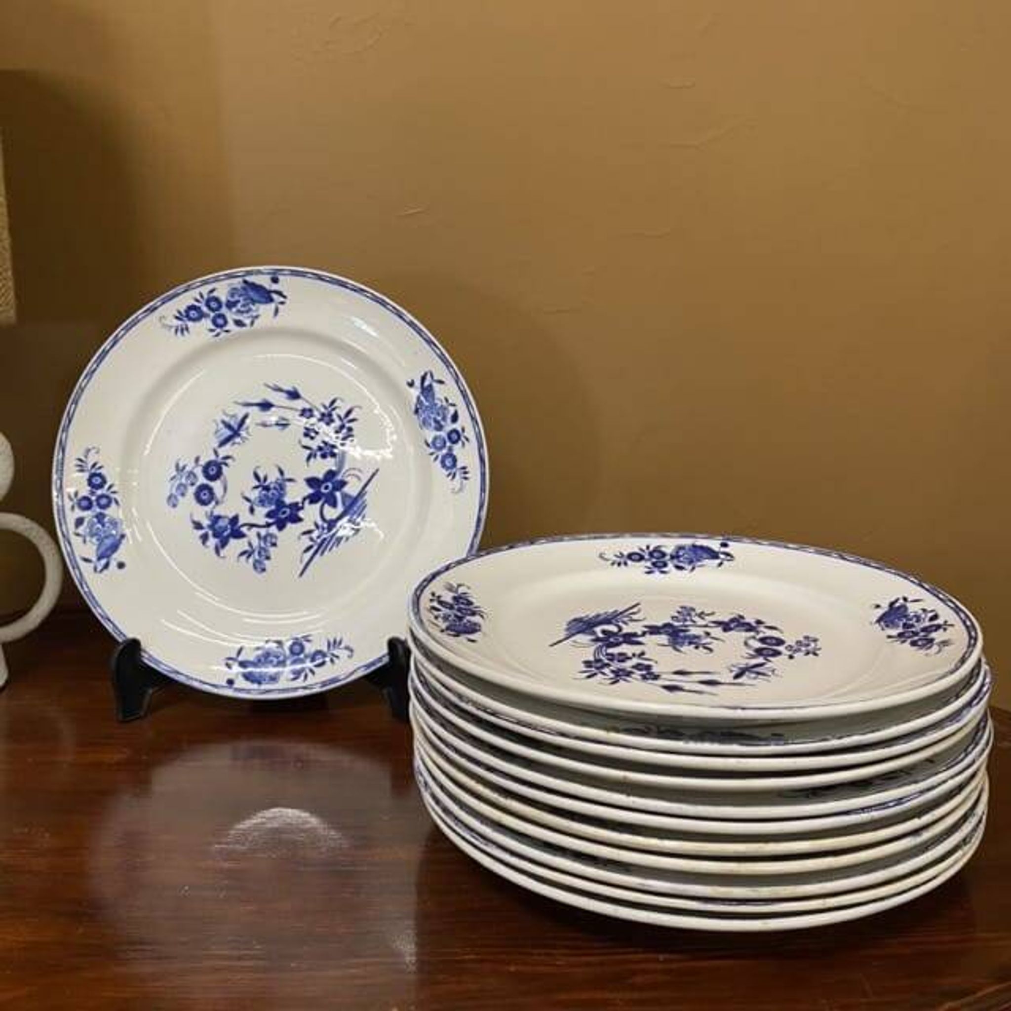 Set of 12 Tournai porcelain plates, Boch Frères, fly decor