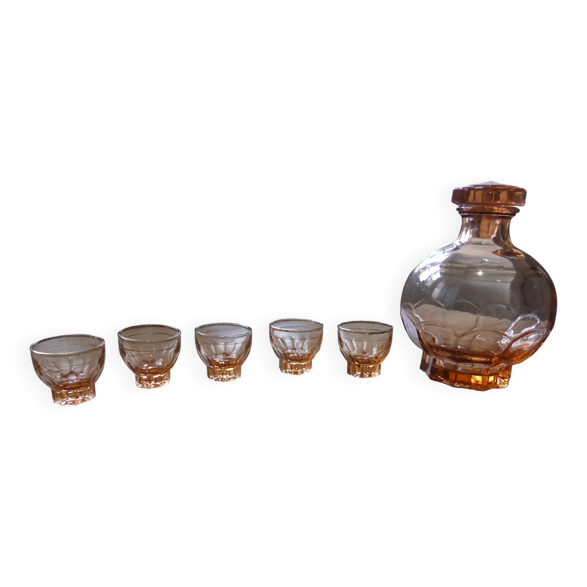 Carafe and 5 pink glass liqueur glasses with a gold rim 2008123