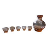 Carafe and 5 pink glass liqueur glasses with a gold rim 2008123