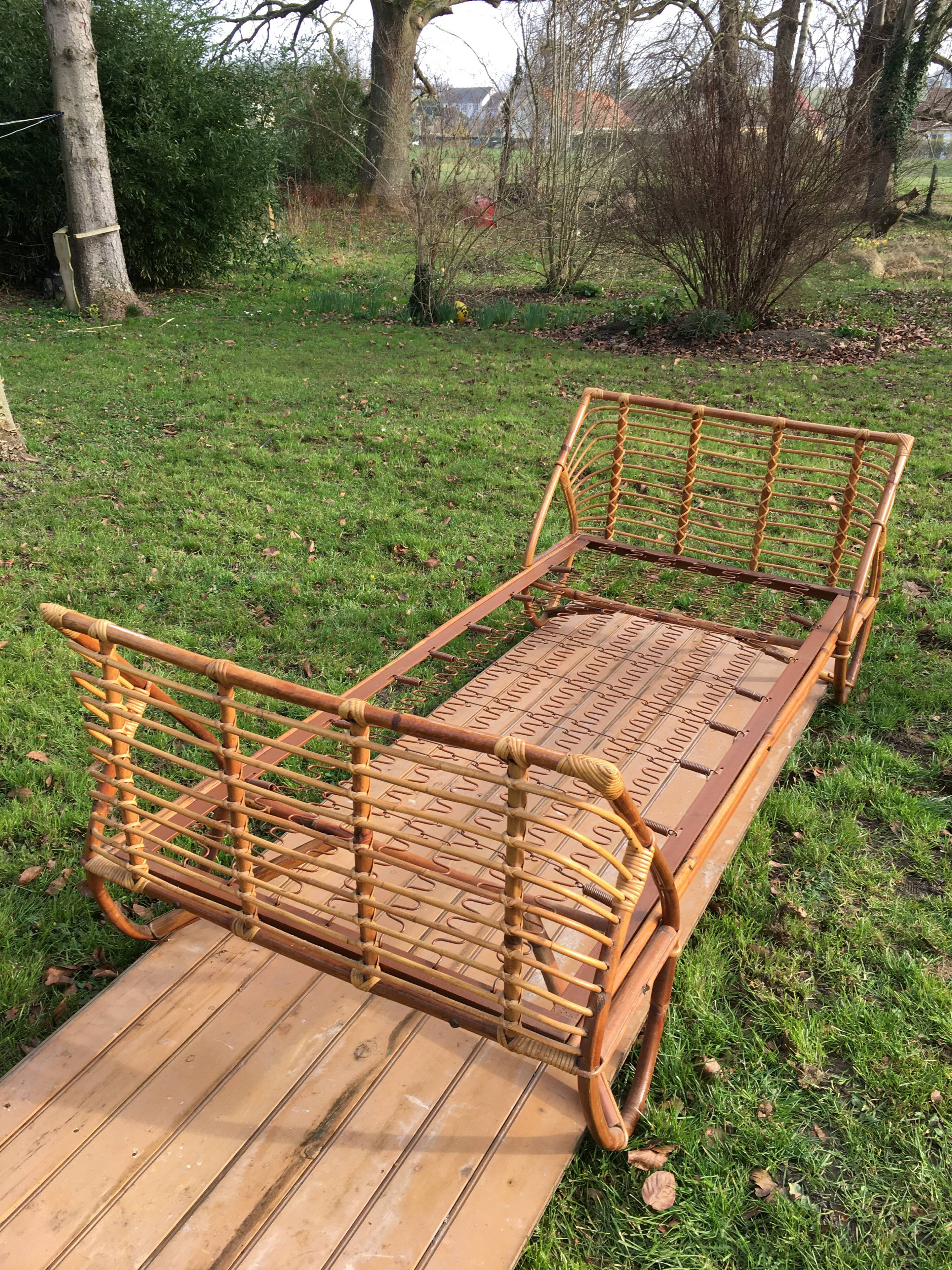 Rattan basket bed