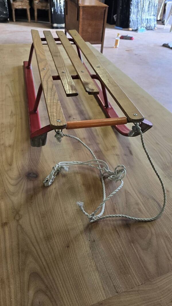 Luge Traîneau vintage en bois et métal – esprit montagne