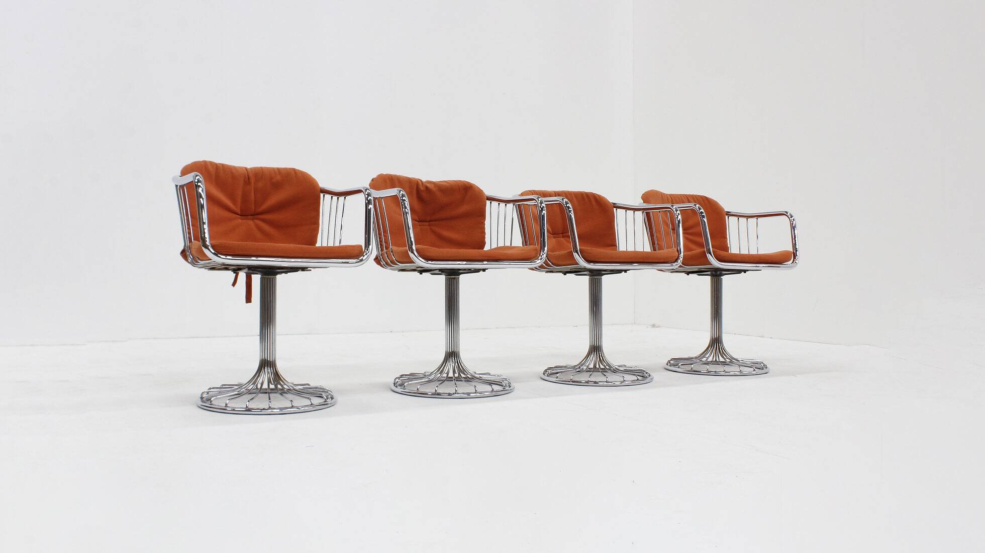 Set of 4 vintage chrome swivel dining room chairs 1970s