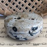 Signed soliflore flower spade in sandstone