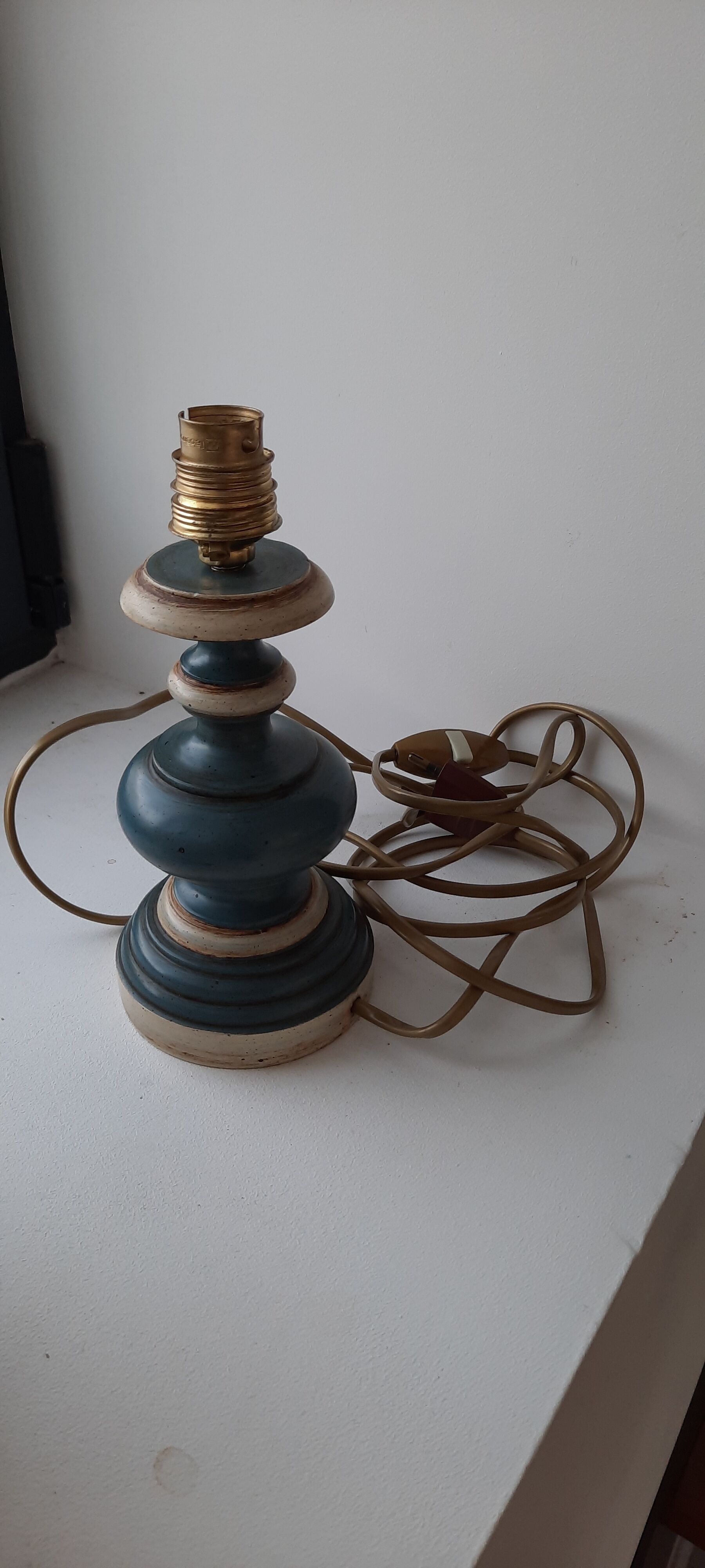 Blue and beige lamp stand