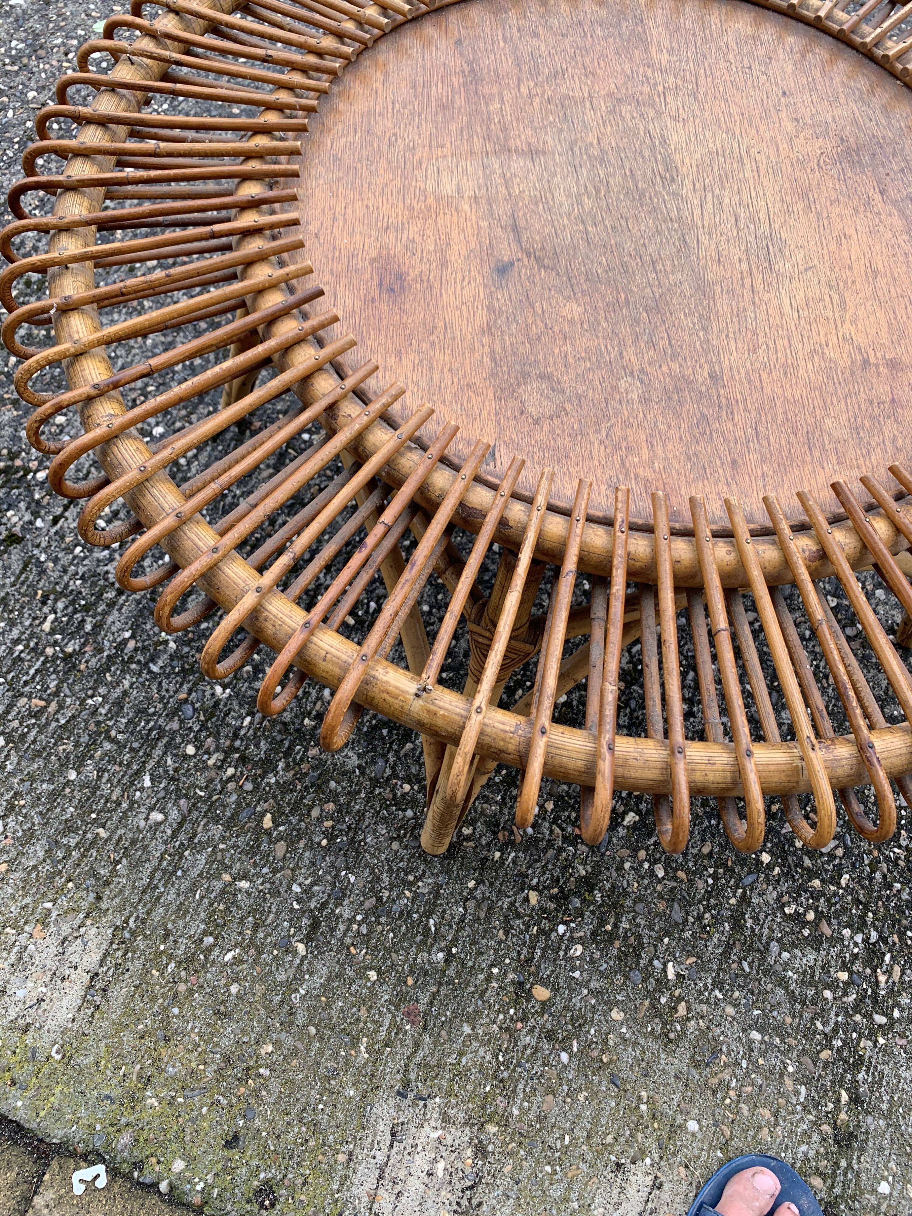 Table basse en bambou