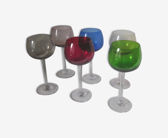 6 verres a vin ancien de couleurs differentes | Selency