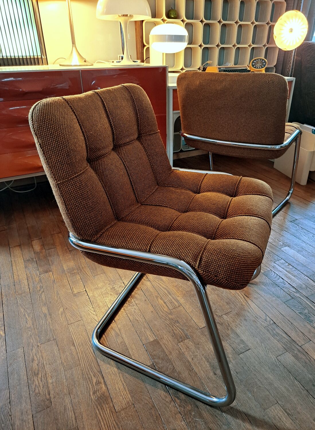 Suite of 6 armchairs airborne storm yves christin

1970's