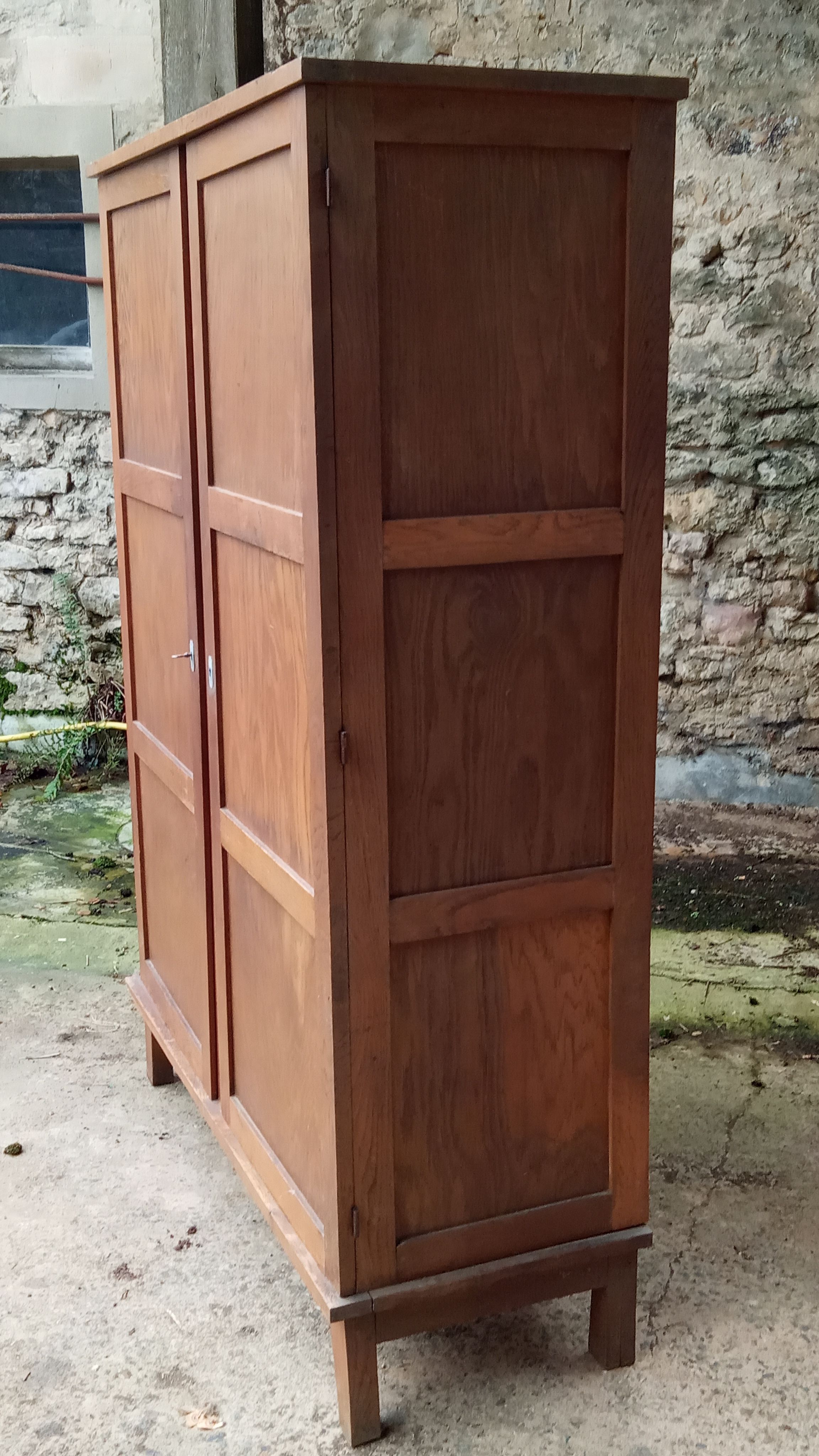 Rebuilding cabinet by René Gabriel, furniture for disaster victims