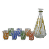 Ensemble coloré design composé de 7 verres à liqueur et d'une carafe seventies années 70