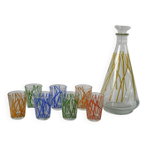 Ensemble coloré design composé de 7 verres à liqueur et d'une carafe seventies années 70