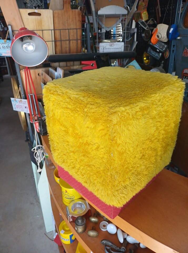 60s/70s furry pouf stool