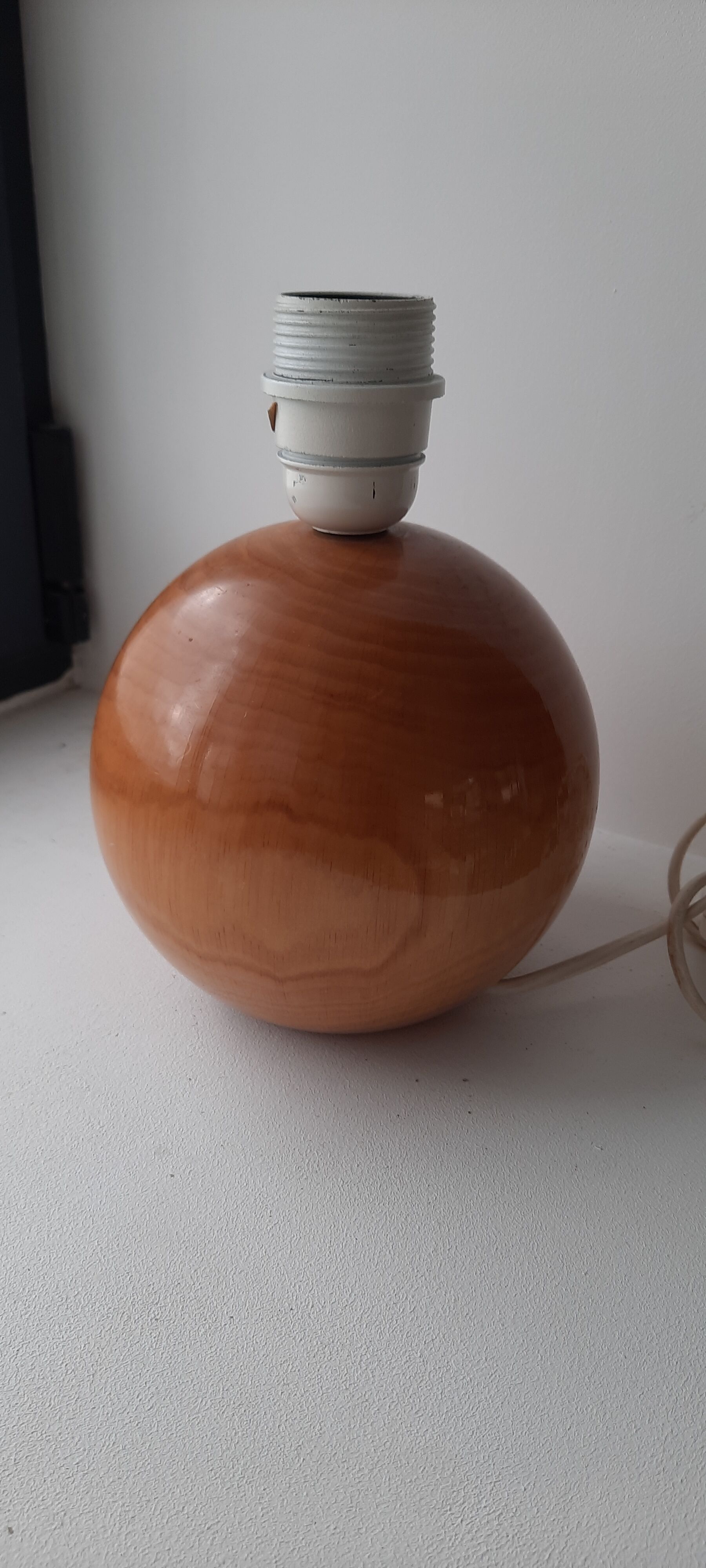 Wooden ball lamp foot