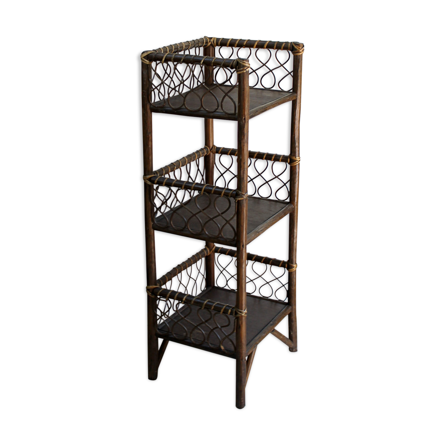 Shelf rattan