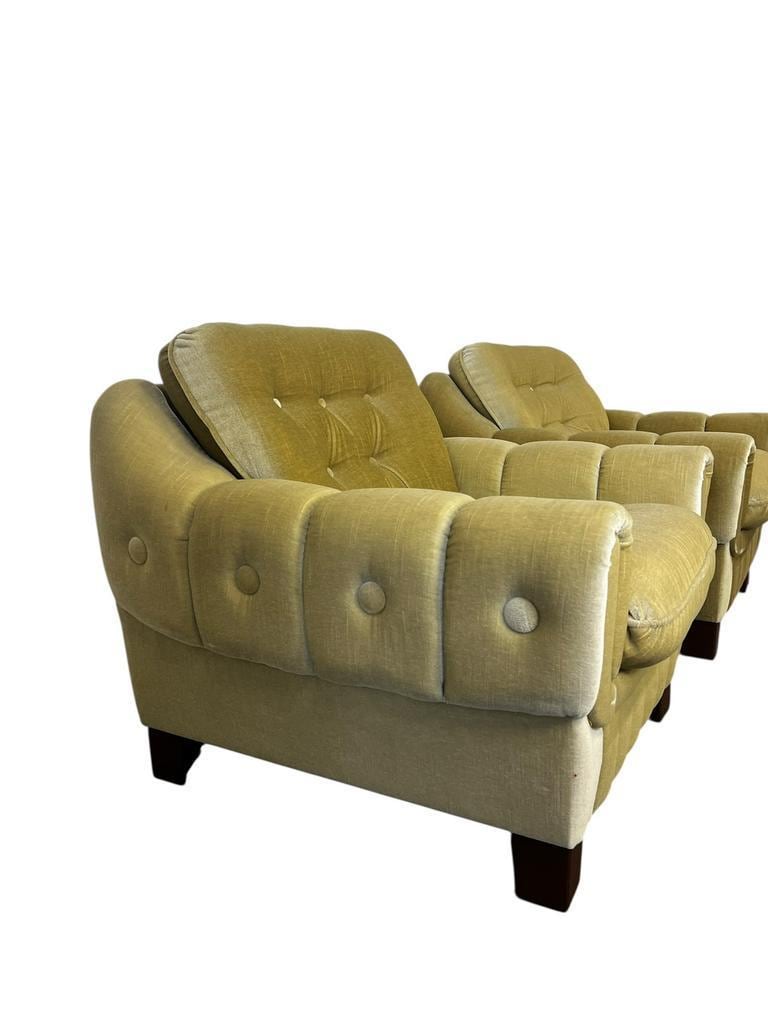 Set of 2 XL vintage single armchairs in space age style.