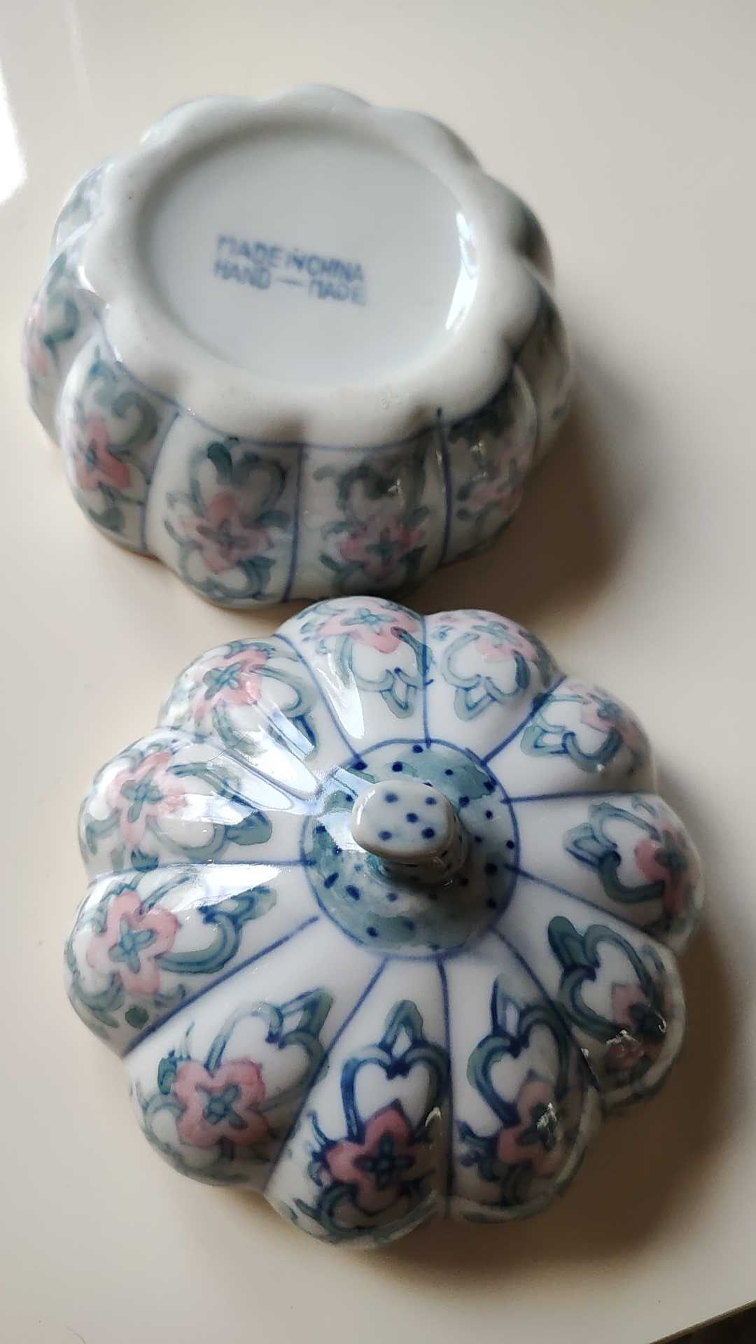 Vintage sweetener Asian, Chinese, floral & arabesque motifs