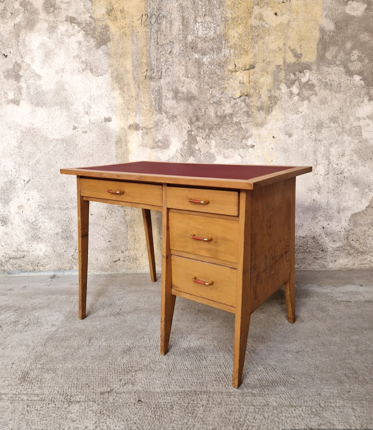 Vintage scandinavian office