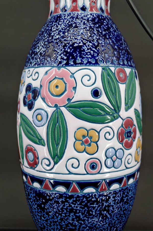 Lampe aux Hirondelles, Imperial Amphora, Tchécoslovaquie, Art Déco, Circa 1920