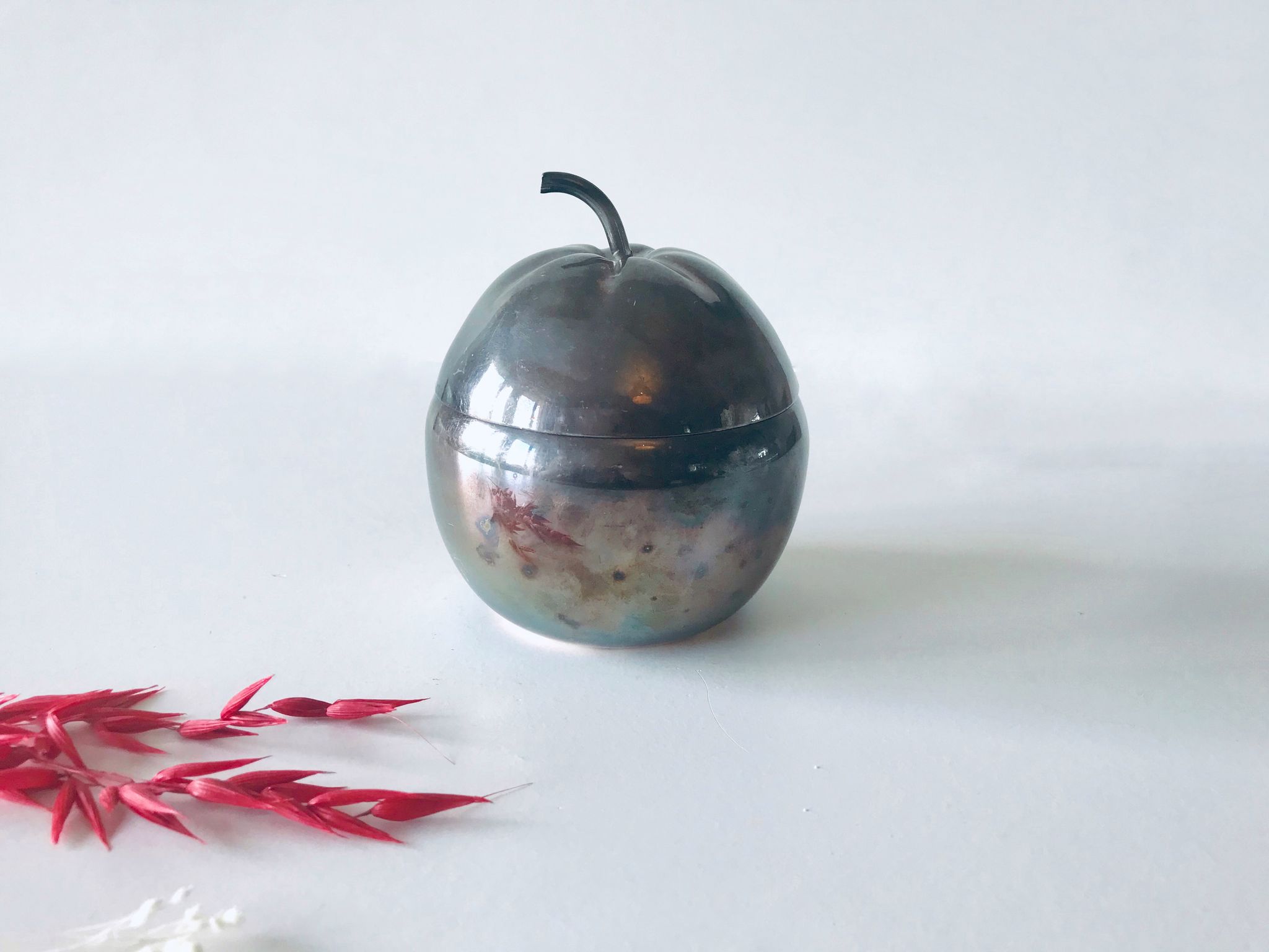 Small bonbonnière Apple in silver