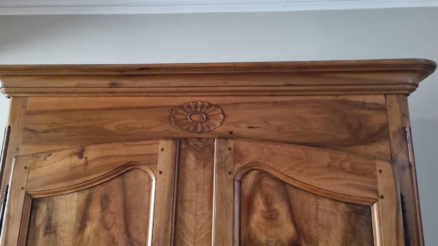 Armoire en noyer XIXeme siècle