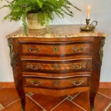Petite commode style Louis XV