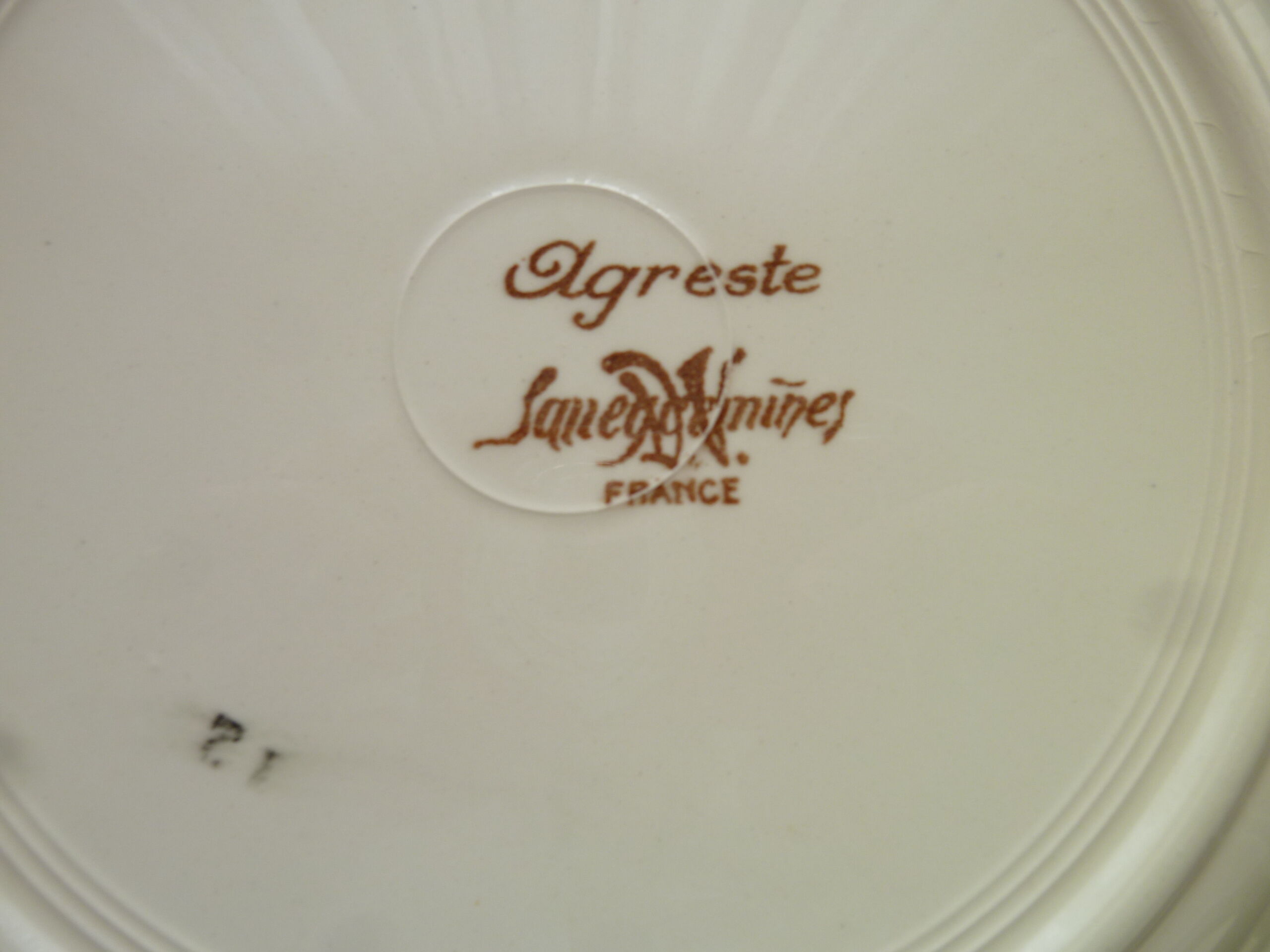 Large dish in Faïence Digoin Sarreguemines Model Agreste
