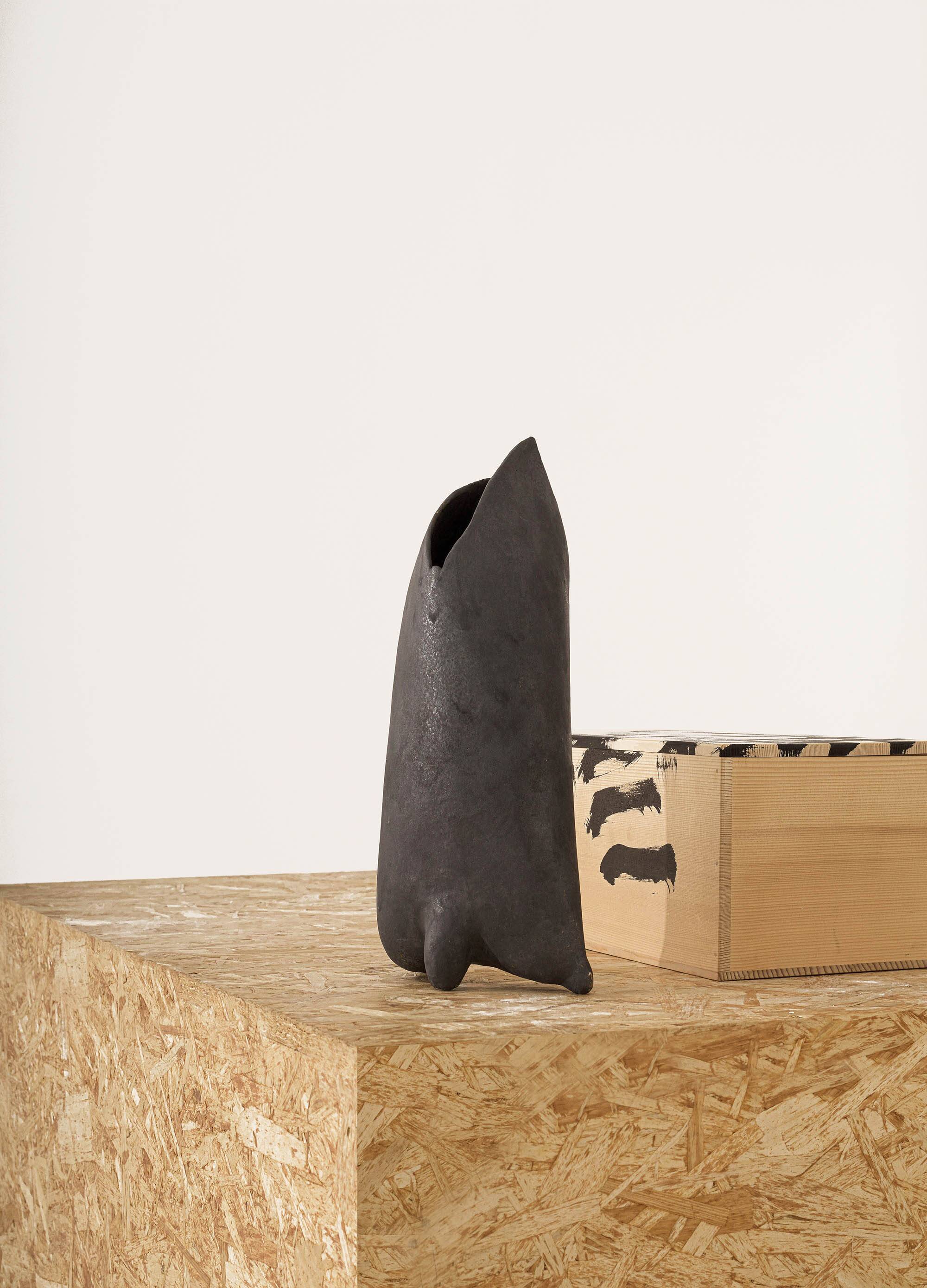 Pottery made by Japanese master potter Kazuo Takiguchi.