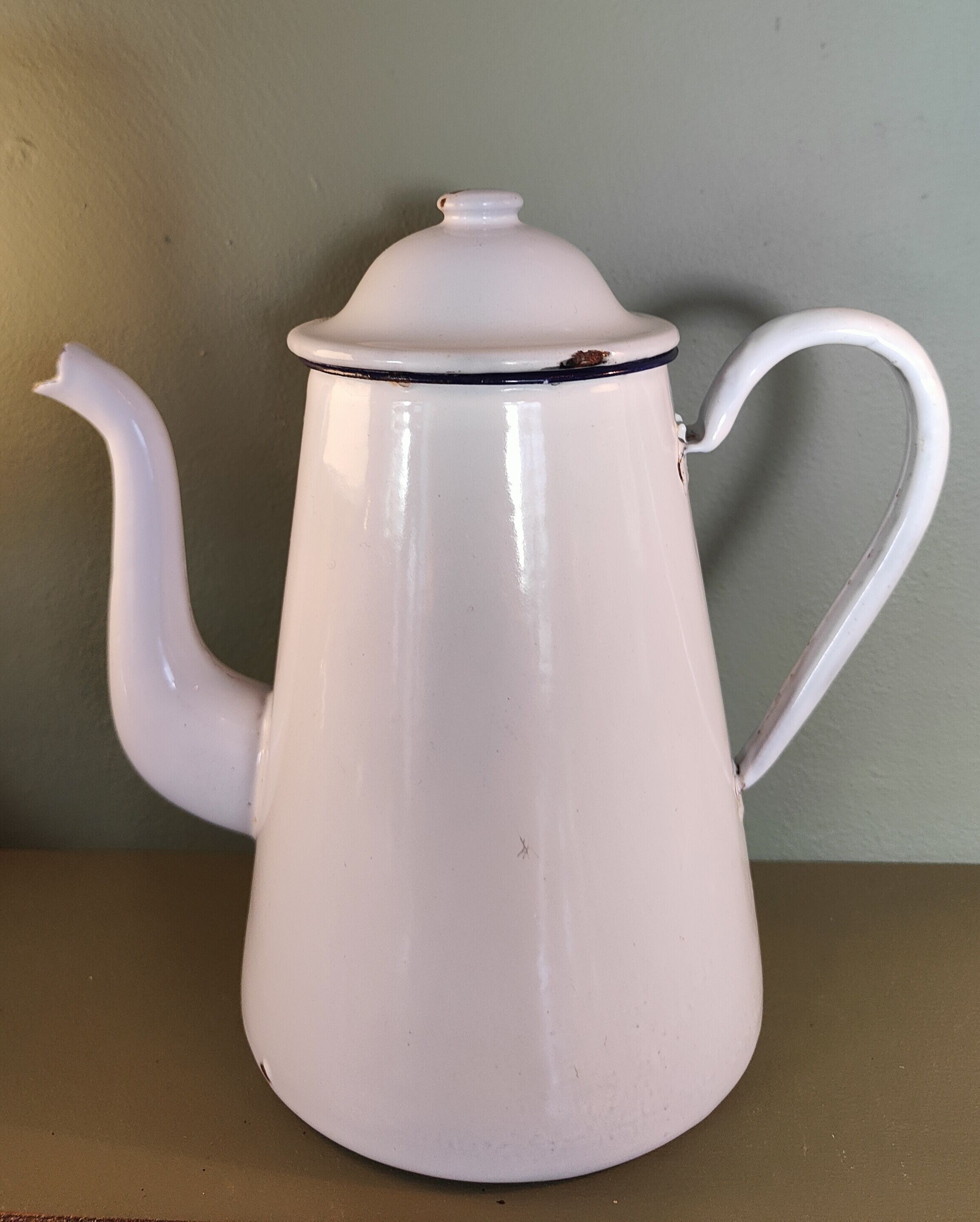 Enamelled coffee maker