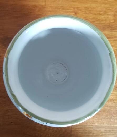 Martres Tolosane earthenware vase, Moustiers decor