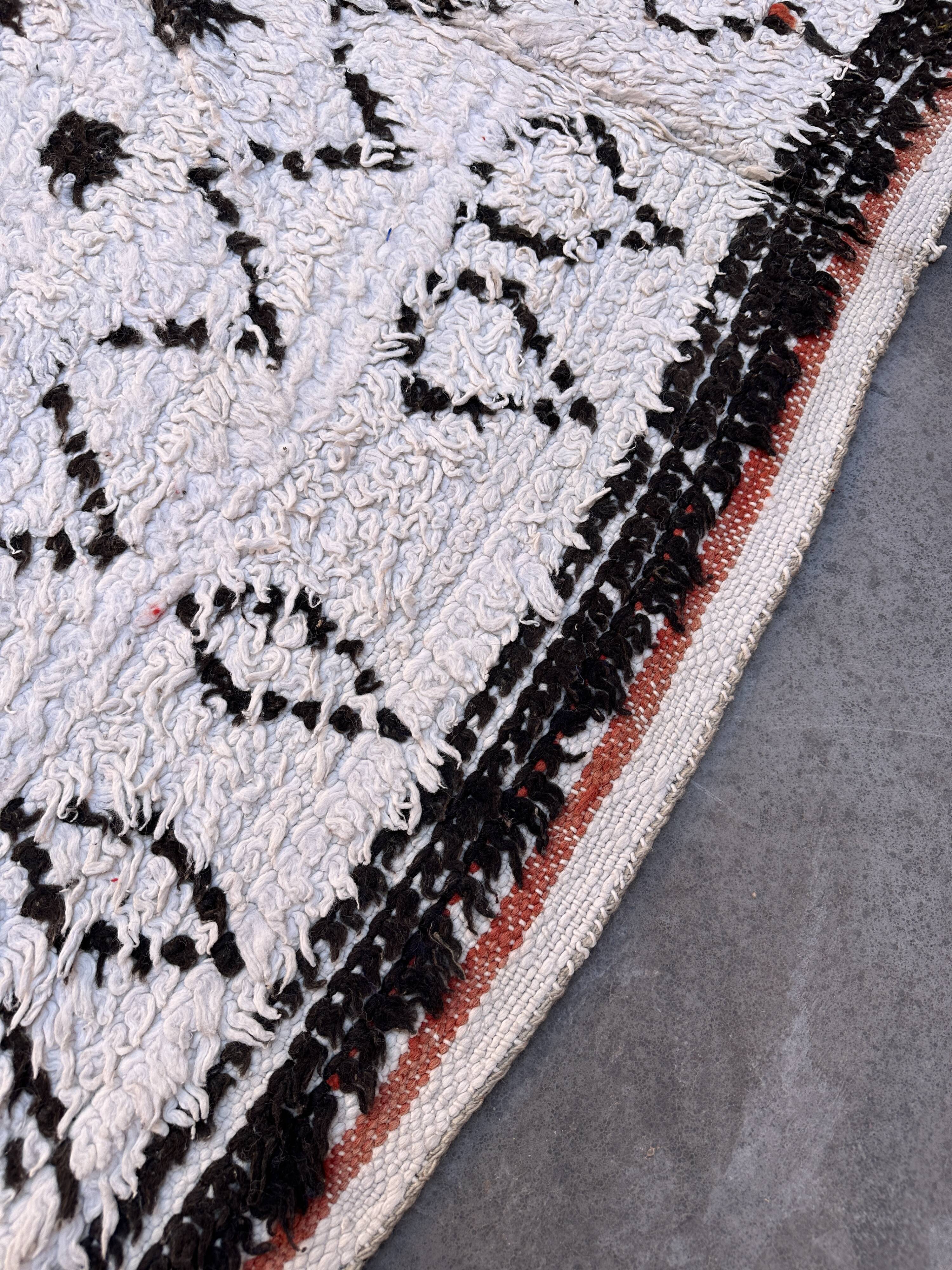 Moroccan carpet - 161 x 283 cm