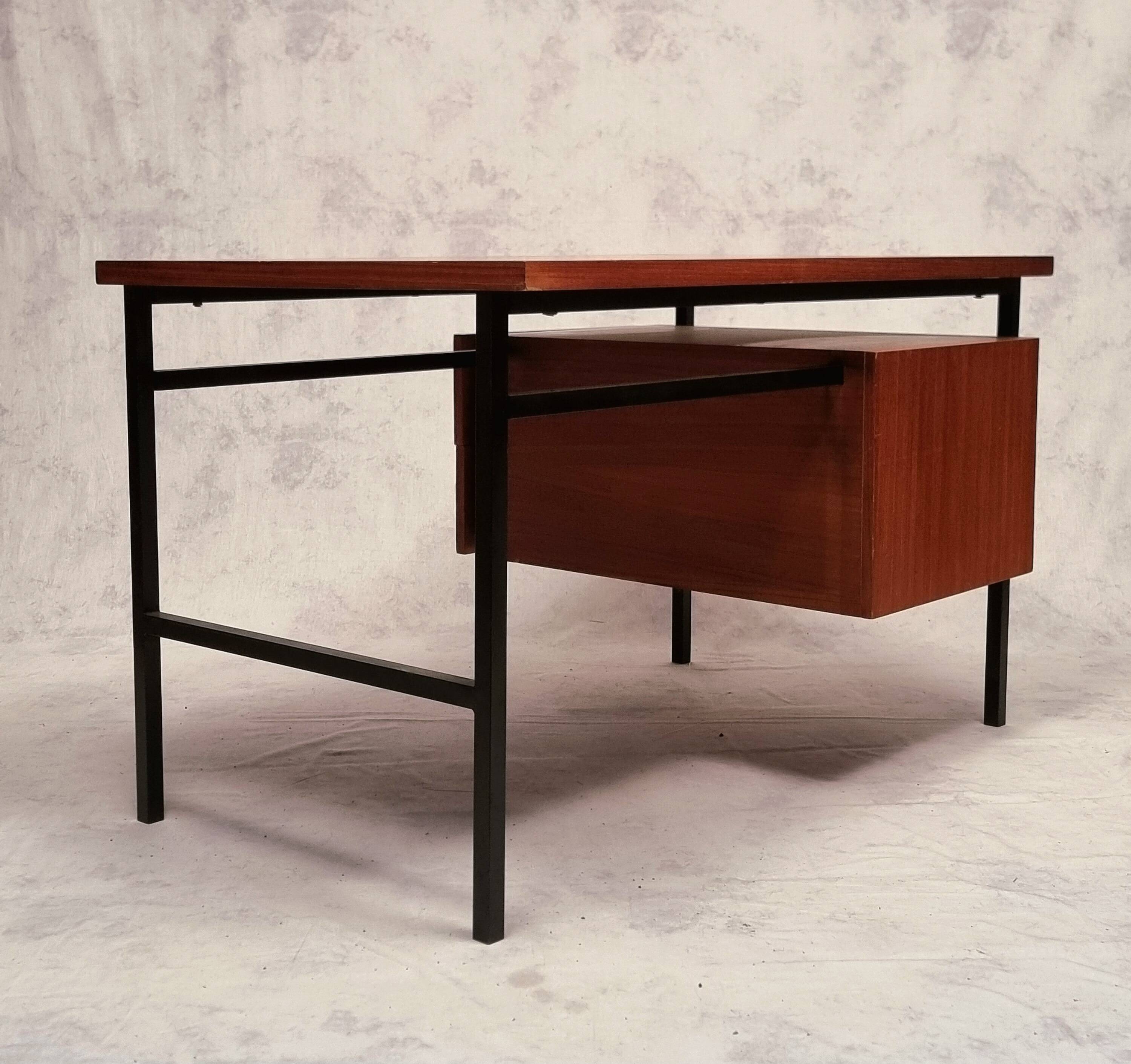Modernist desk by Luigi Bartolini - Teak - Ca 1960
