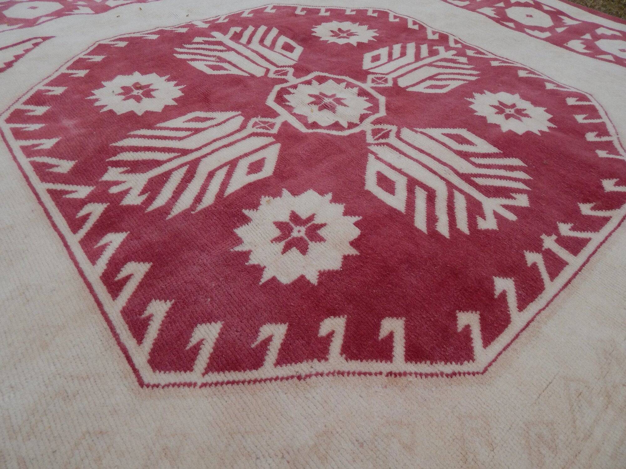 Vintage handmade Turkish rug 200x298 cm