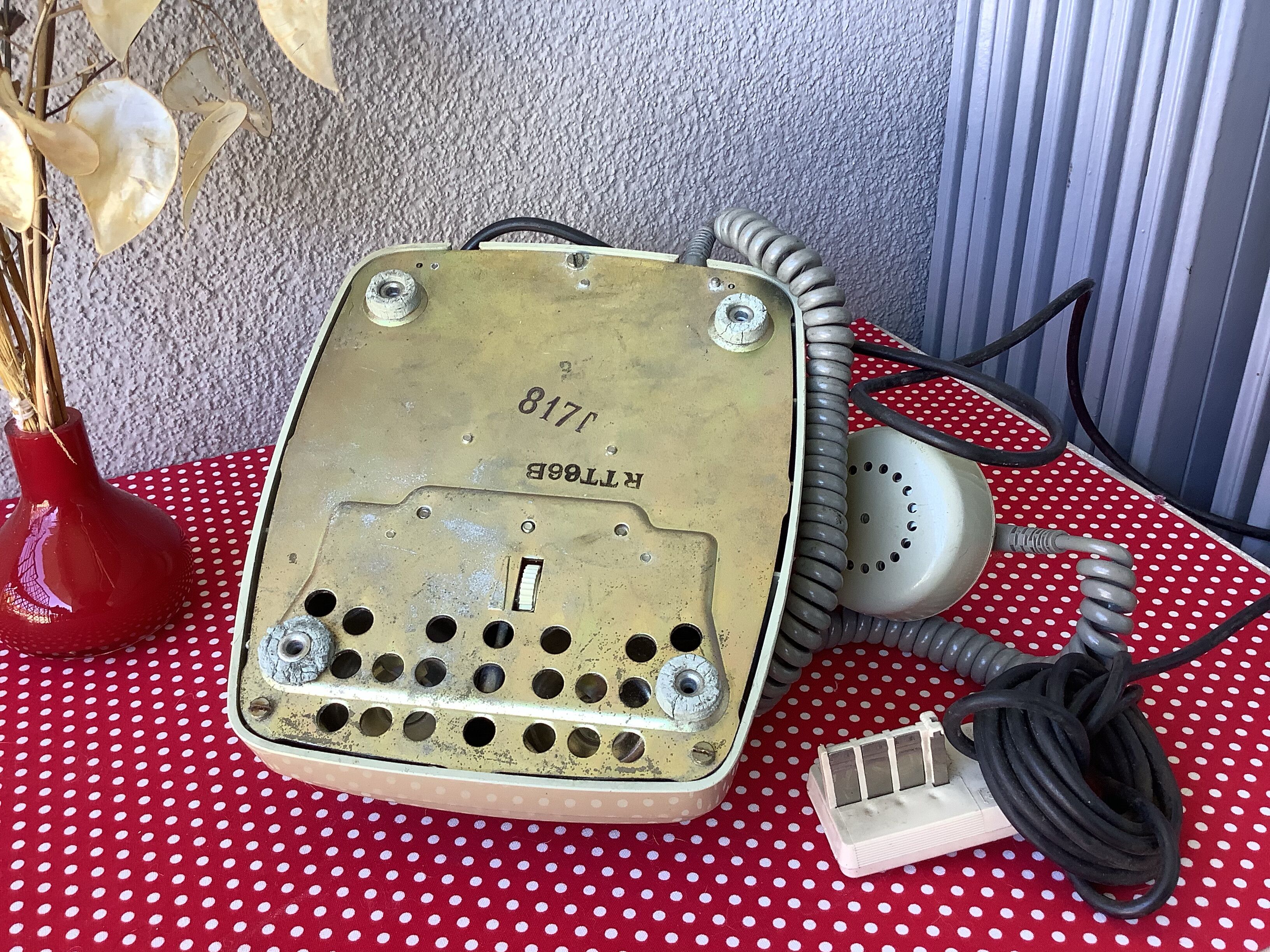 Vintage bakelite phone 50/60