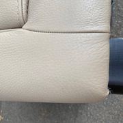 2/3-seater sofa in genuine beige leather by Roche Bobois. Very good condition, great comfort.